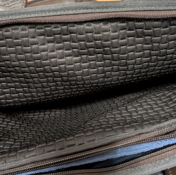 TUMI Alpha 3 Triple Compartment Briefcase/Computer Bag - Picture 6 of 10